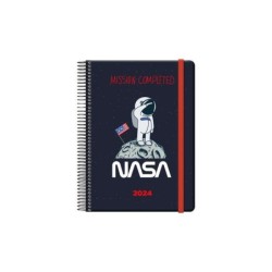Dohe Nasa Agenda Anual - Dia Pagina - Cierre con Goma Elastica - Sabado y Domingo misma Pagina - Tamaño 15x21cm