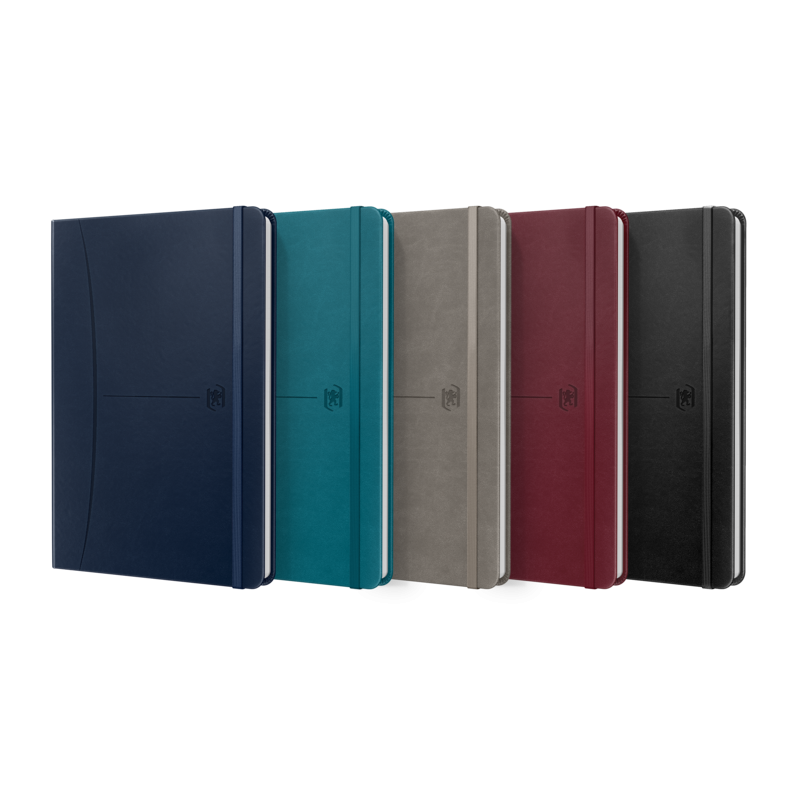 Taccuino Oxford Signature cucito con copertina extra rigida A5 liscia - 80 fogli - Colori assortiti 5pz 5pz Taccuino Oxford Signature cucito con copertina extra rigida A5 liscia - 80 fogli - Colori assortiti 5pz 5pz
